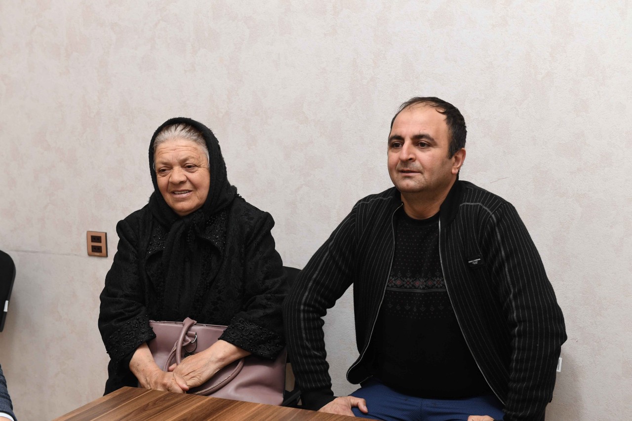 Rövşən Rzayev vətəndaşların suallarını cavablandırdı - FOTOLAR