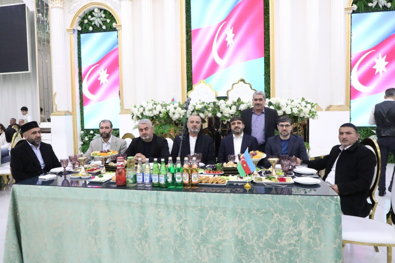 Suraxanı rayonunda iftar süfrəsi açılıb - FOTOLAR