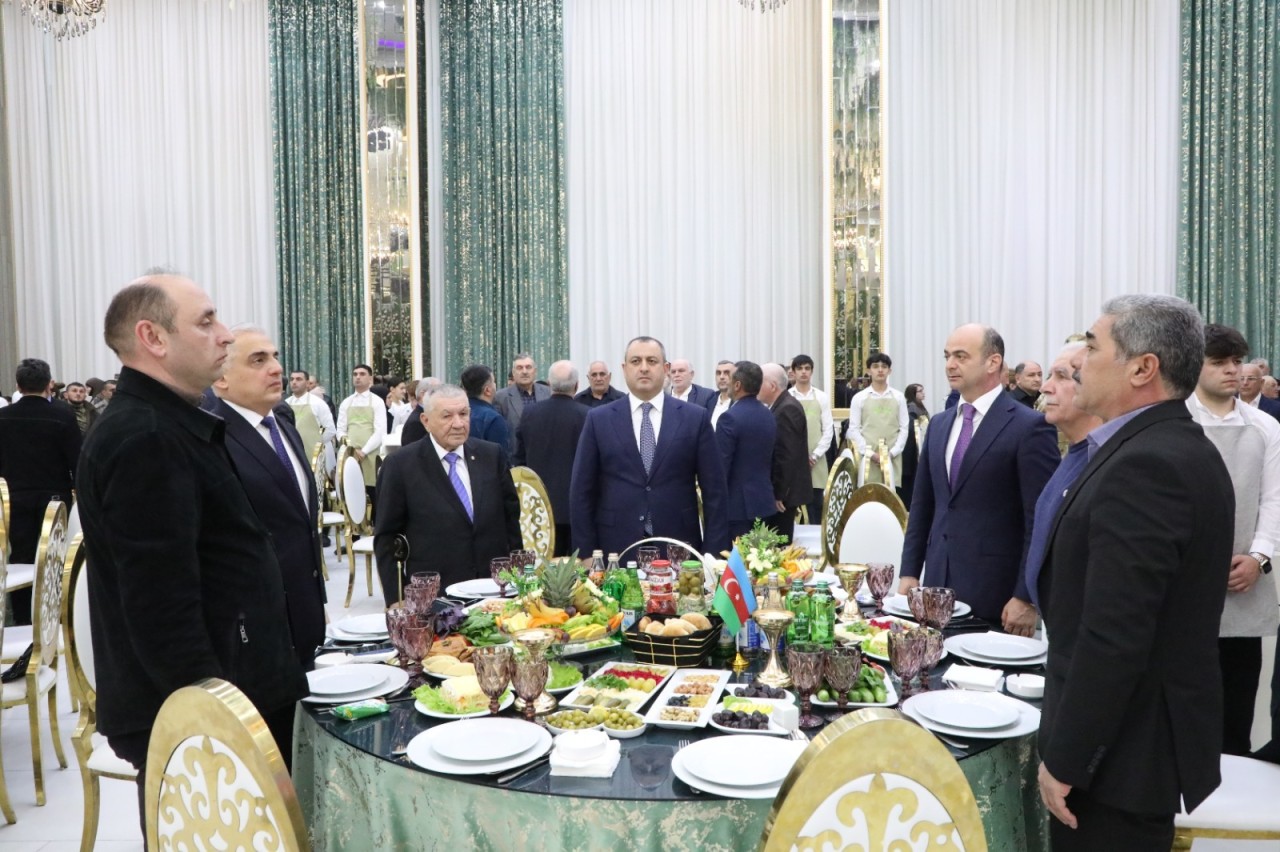 Suraxanı rayonunda iftar süfrəsi açılıb - FOTOLAR