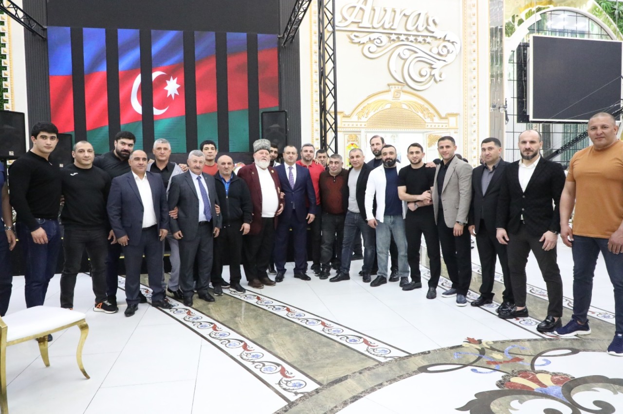 Suraxanı rayonunda iftar süfrəsi açılıb - FOTOLAR
