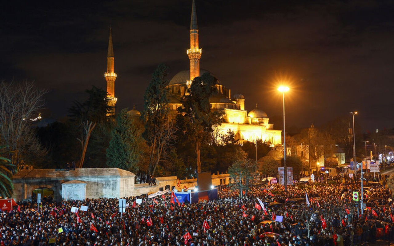 "Bu, Türkiyənin demokratik quruluşuna zərər verir" - İmamoğlu