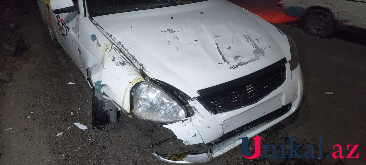 Gəncədə maşın aşıb, xəsarət alan var - FOTO