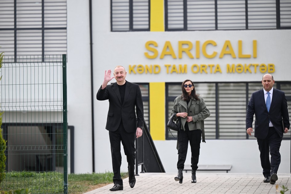 “Bax, biz belə şəhər qururuq!” - Prezidentin sakinlərlə söhbəti (FOTOLAR)