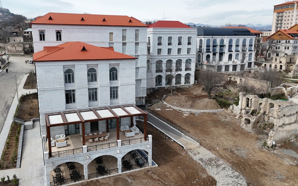 Prezident və birinci xanım Şuşada bir sıra açılışlarda iştirak ediblər - YENİLƏNİB (FOTOLAR)