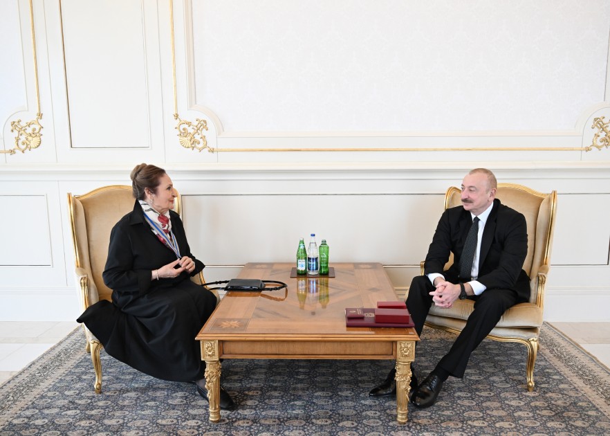 İlham Əliyev Şəfiqə Məmmədovaya “İstiqlal” ordenini təqdim etdi - FOTOLAR (YENİLƏNİB)