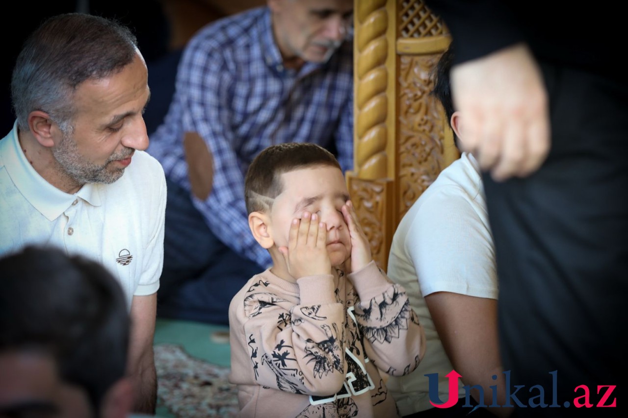 Bayram namazı qılındı – YENİLƏNİB (FOTOLAR)