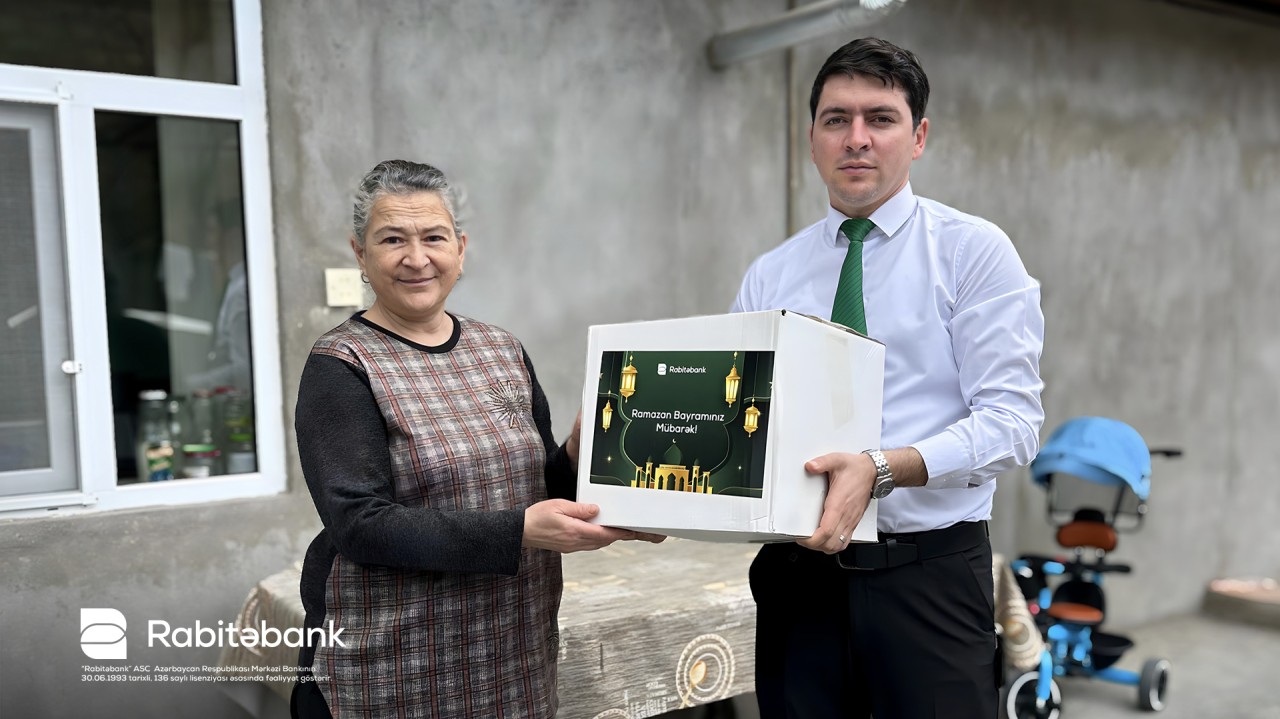 Rabitəbank Ramazan bayramı ərəfəsində şəhid ailələrini ziyarət edib - FOTOLAR