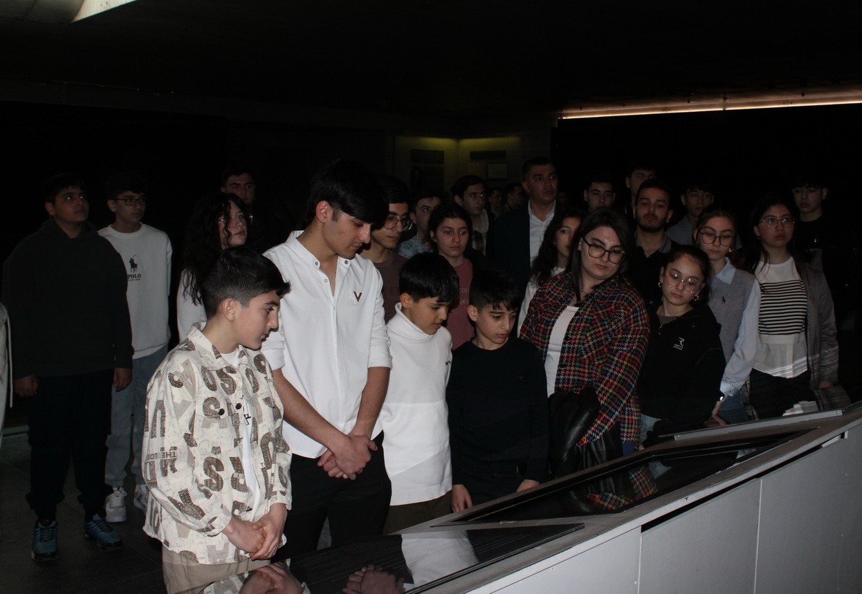 YAP Nizami rayon təşkilatının gəncləri Quba Soyqırımı Memorial Kompleksini ziyarət ediblər - FOTOLAR