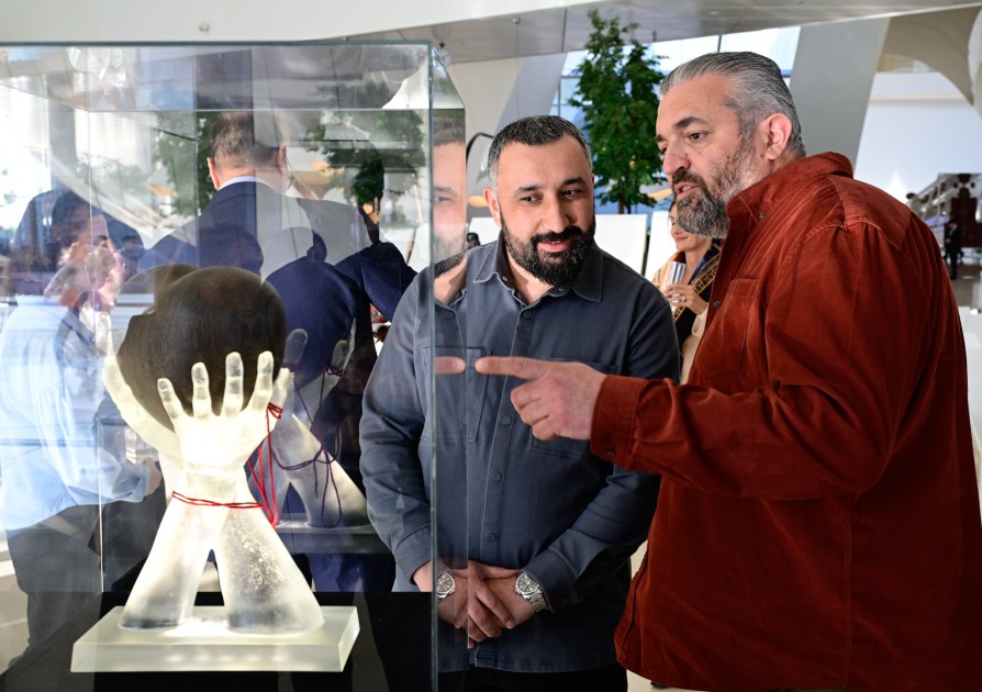"Qəlbim sənindir” nadir incəsənət kompozisiyası Heydər Əliyev Mərkəzində - FOTOLAR