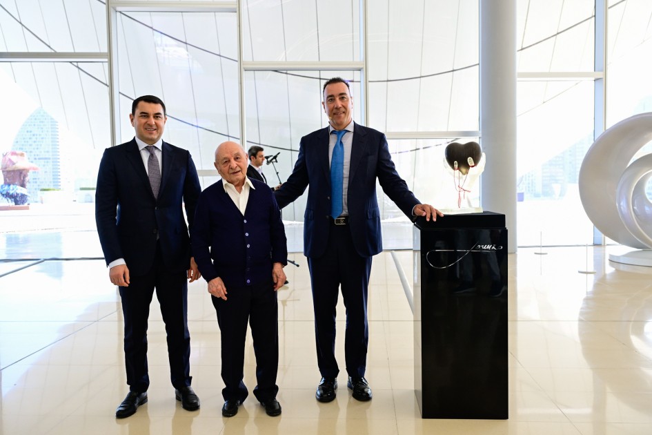 "Qəlbim sənindir” nadir incəsənət kompozisiyası Heydər Əliyev Mərkəzində - FOTOLAR
