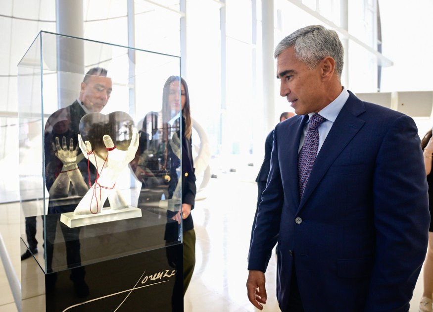 "Qəlbim sənindir” nadir incəsənət kompozisiyası Heydər Əliyev Mərkəzində - FOTOLAR