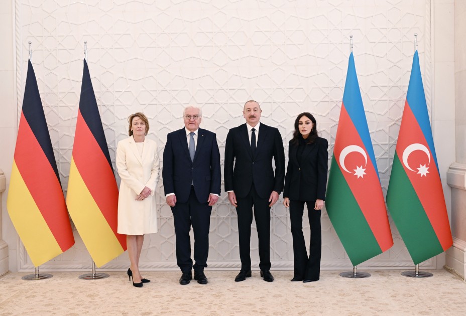 İlham Əliyev Almaniya Prezidentini qarşıladı - VİDEO+FOTOLAR (YENİLƏNİB)