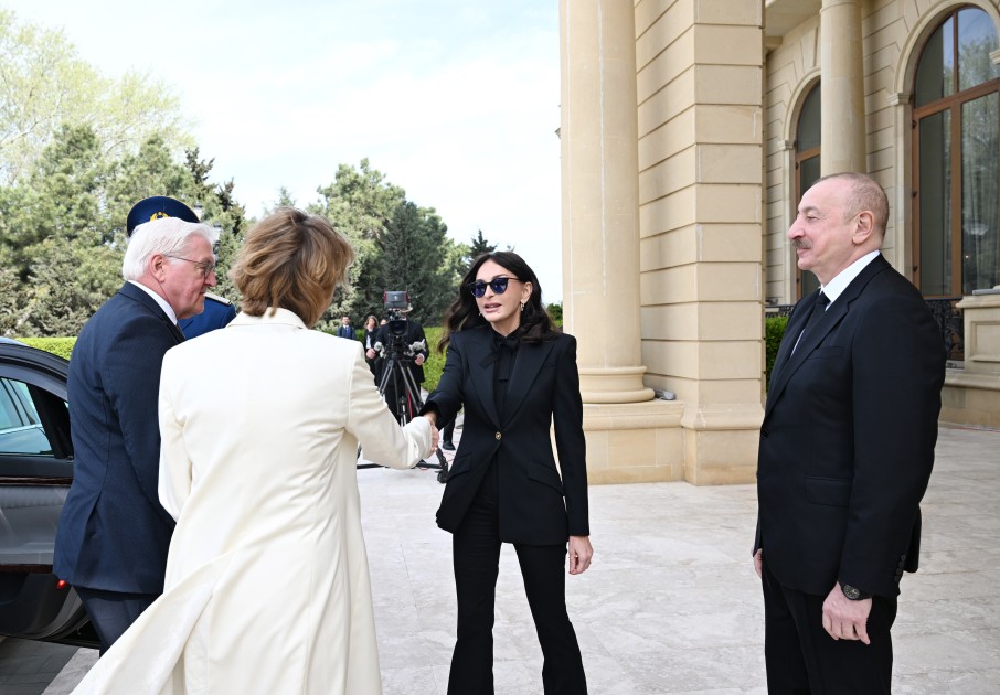 İlham Əliyev Almaniya Prezidentini qarşıladı - VİDEO+FOTOLAR (YENİLƏNİB)