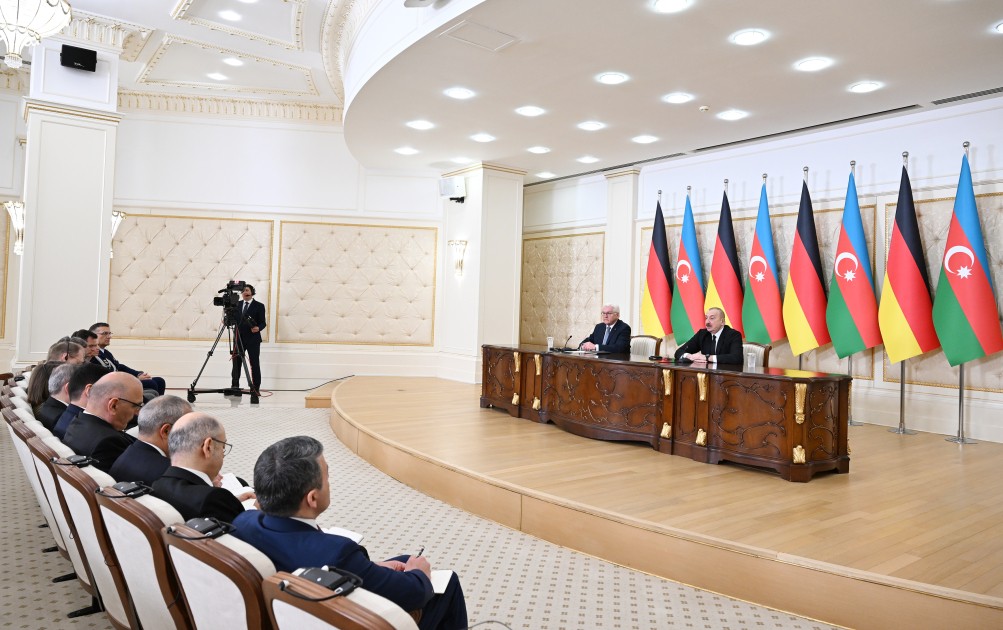 Prezidentlər mətbuata bəyanatlarla çıxış etdilər - FOTOLAR (YENİLƏNİB)