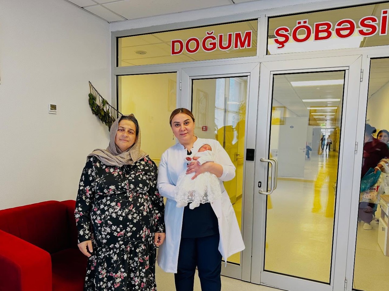 Şəhidin bacısı dünyaya gəldi - FOTO