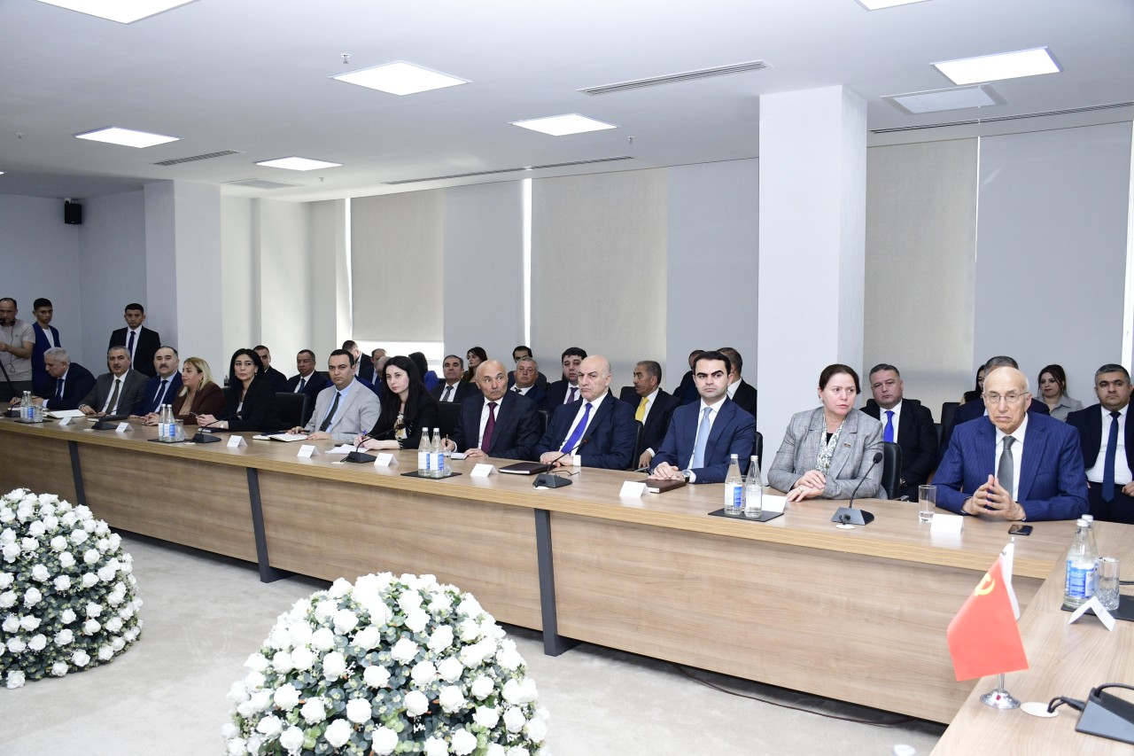 YAP Mərkəzi Aparatında görüş keçirildi - FOTOLAR