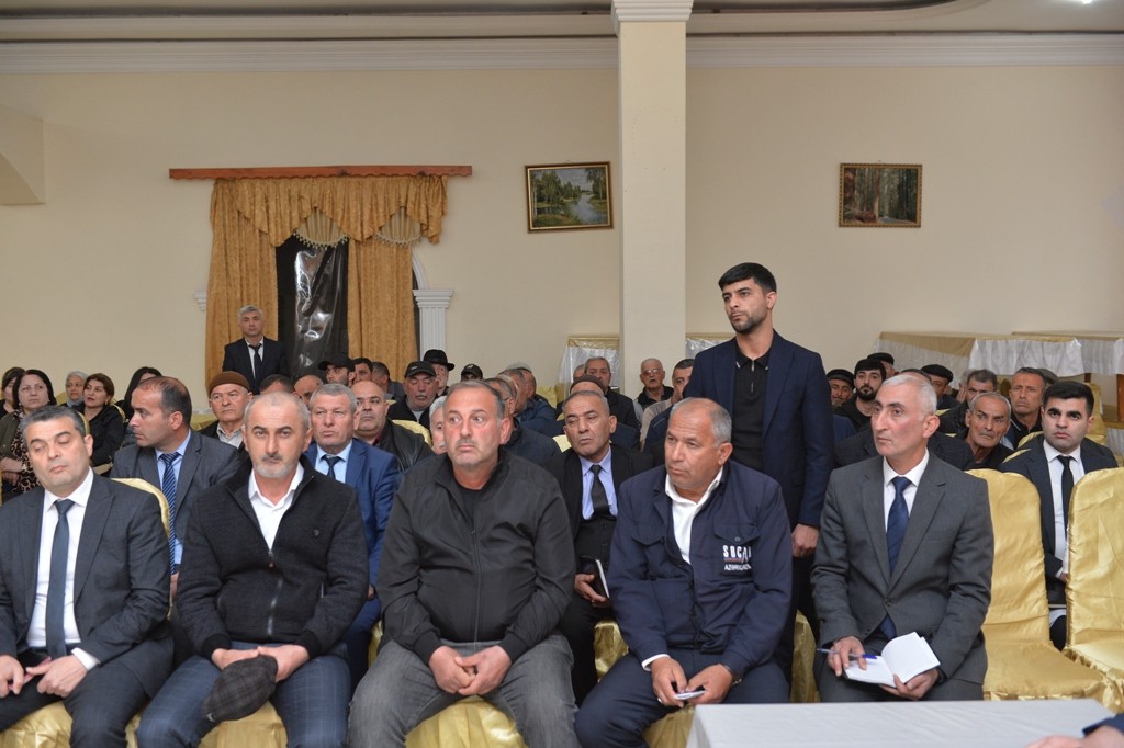 Taleh Qaraşov vətəndaşların problemlərini dinlədi - FOTOLAR