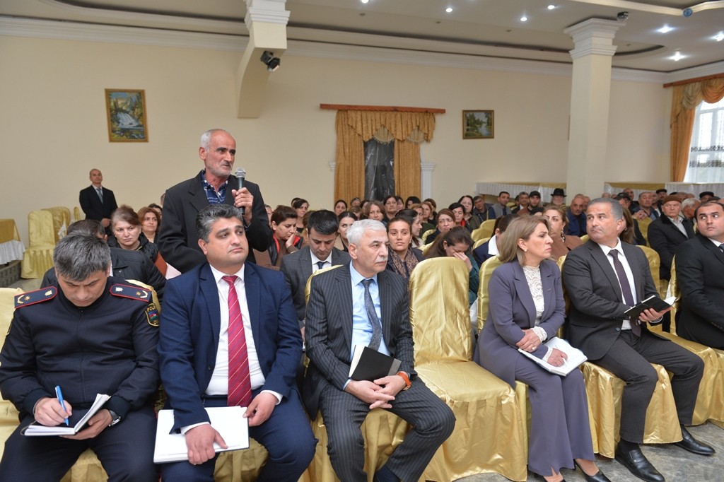 Taleh Qaraşov vətəndaşların problemlərini dinlədi - FOTOLAR