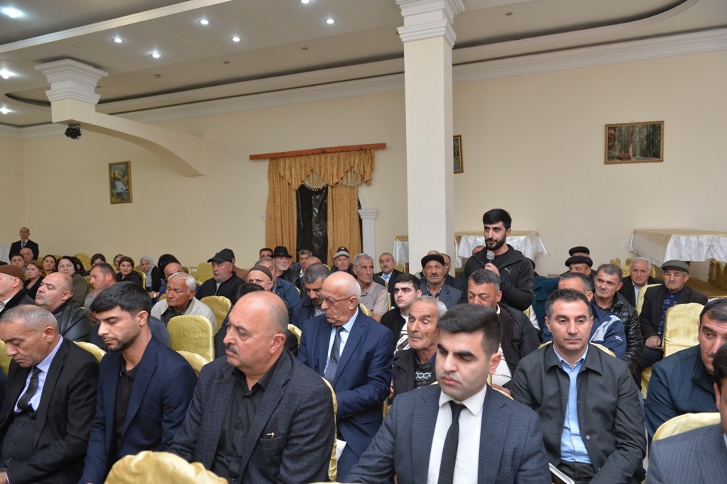Taleh Qaraşov vətəndaşların problemlərini dinlədi - FOTOLAR