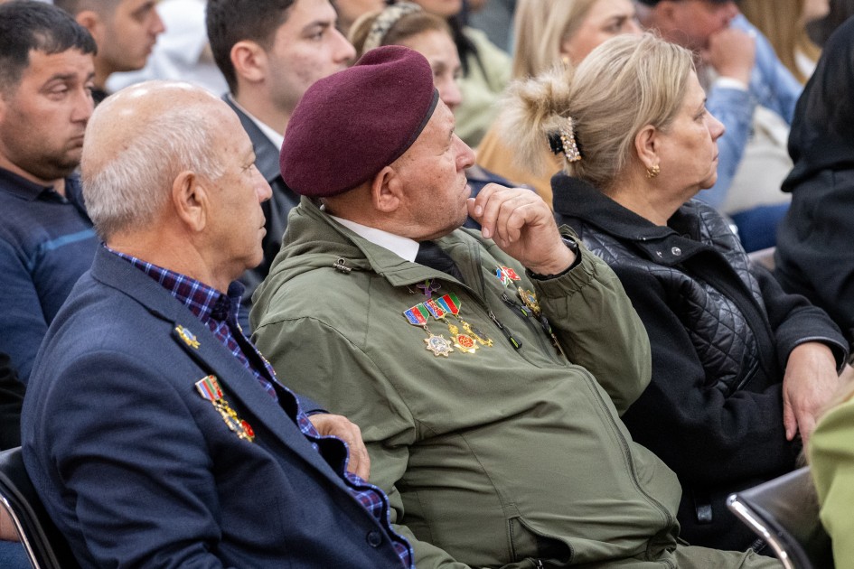 "Azərbaycan hərbçilərinə qarşı döyüşdüyümə görə ordenlə təltif olunmuşam" - Məhkəmə (FOTOLAR)