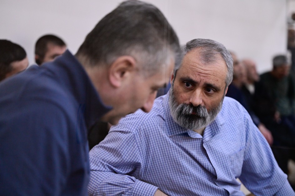 "Azərbaycan hərbçilərinə qarşı döyüşdüyümə görə ordenlə təltif olunmuşam" - Məhkəmə (FOTOLAR)