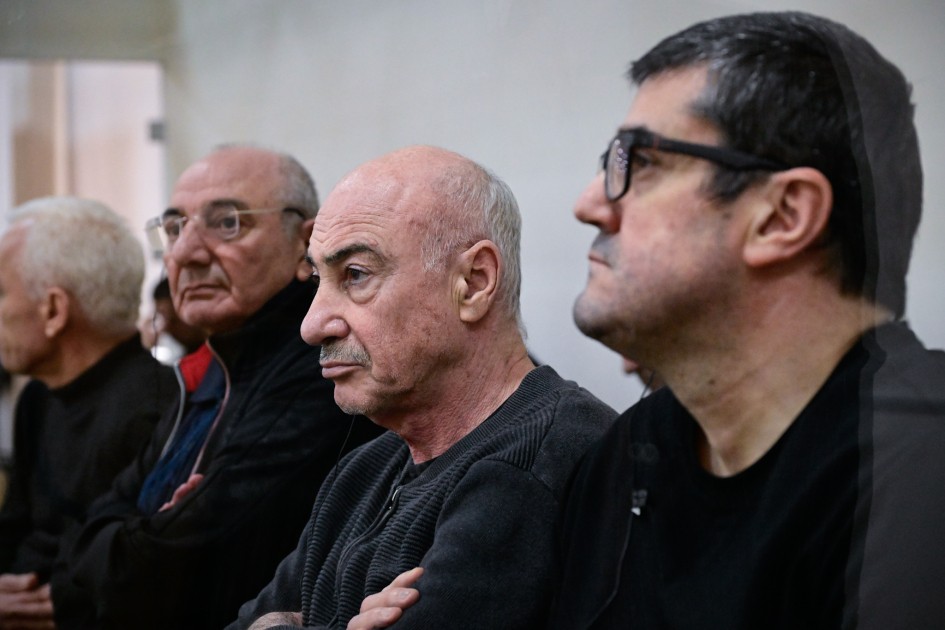 "Azərbaycan hərbçilərinə qarşı döyüşdüyümə görə ordenlə təltif olunmuşam" - Məhkəmə (FOTOLAR)