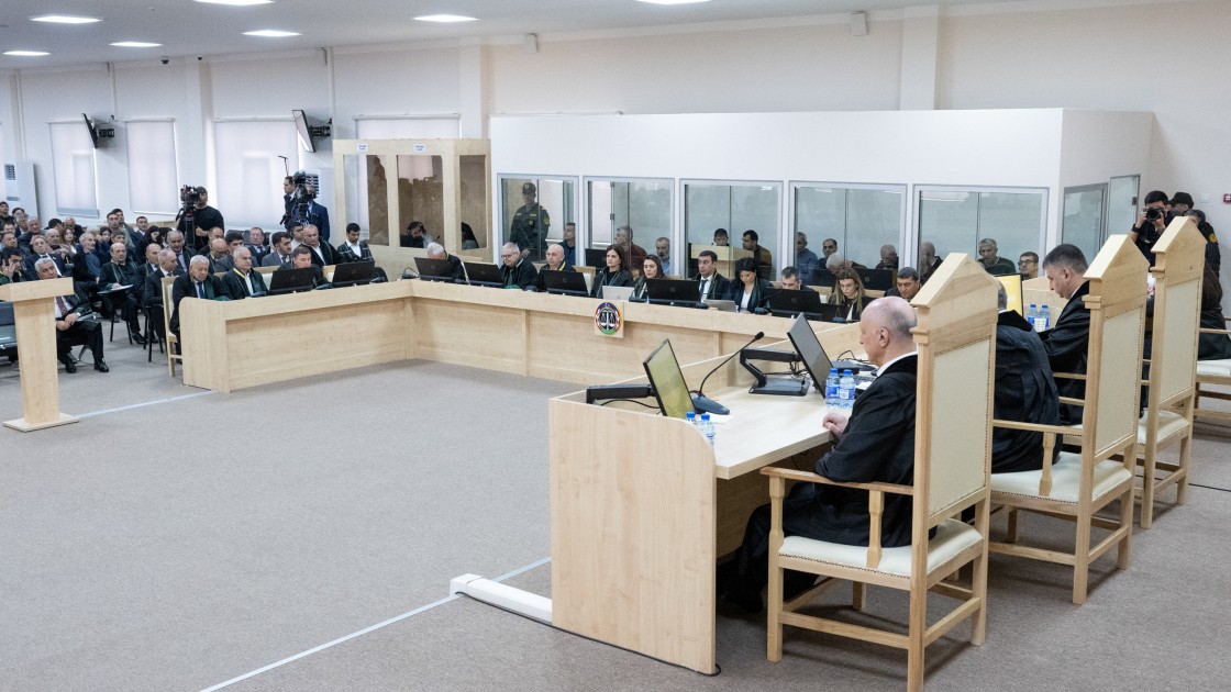 "Azərbaycan hərbçilərinə qarşı döyüşdüyümə görə ordenlə təltif olunmuşam" - Məhkəmə (FOTOLAR)