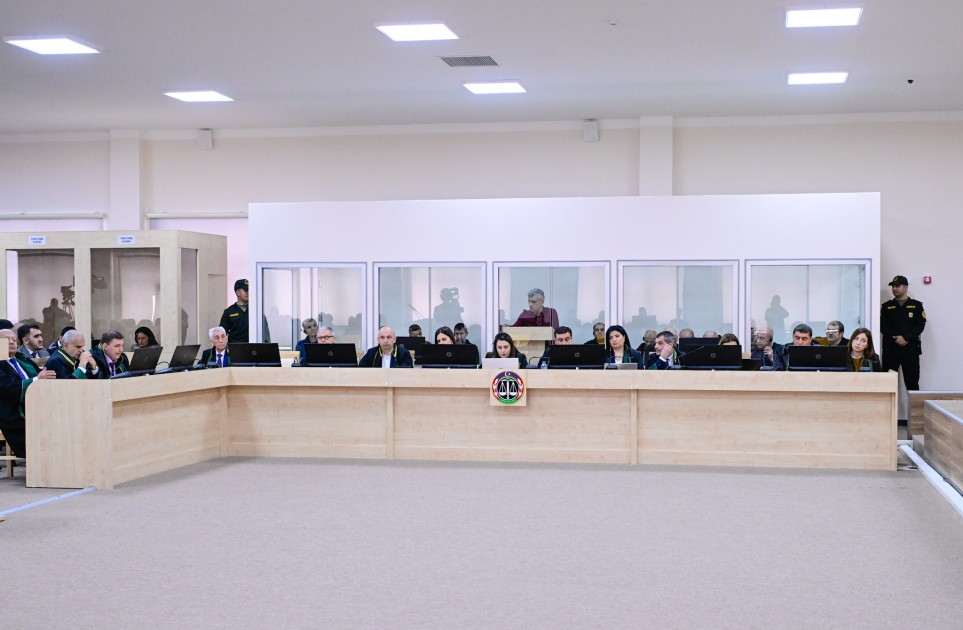 "Azərbaycan hərbçilərinə qarşı döyüşdüyümə görə ordenlə təltif olunmuşam" - Məhkəmə (FOTOLAR)