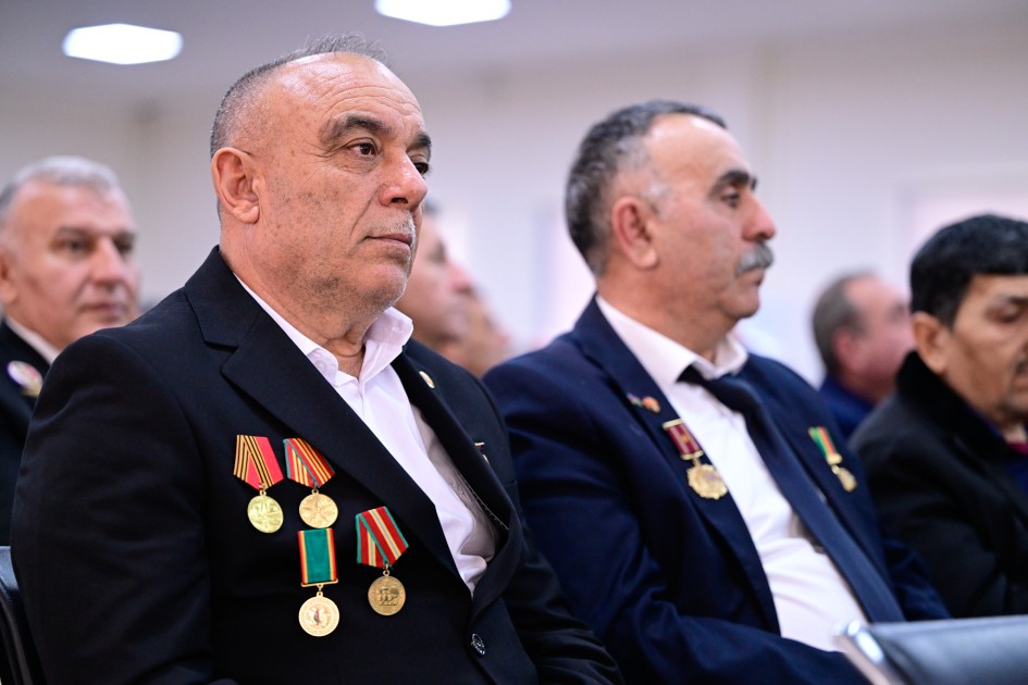 "Azərbaycan hərbçilərinə qarşı döyüşdüyümə görə ordenlə təltif olunmuşam" - Məhkəmə (FOTOLAR)