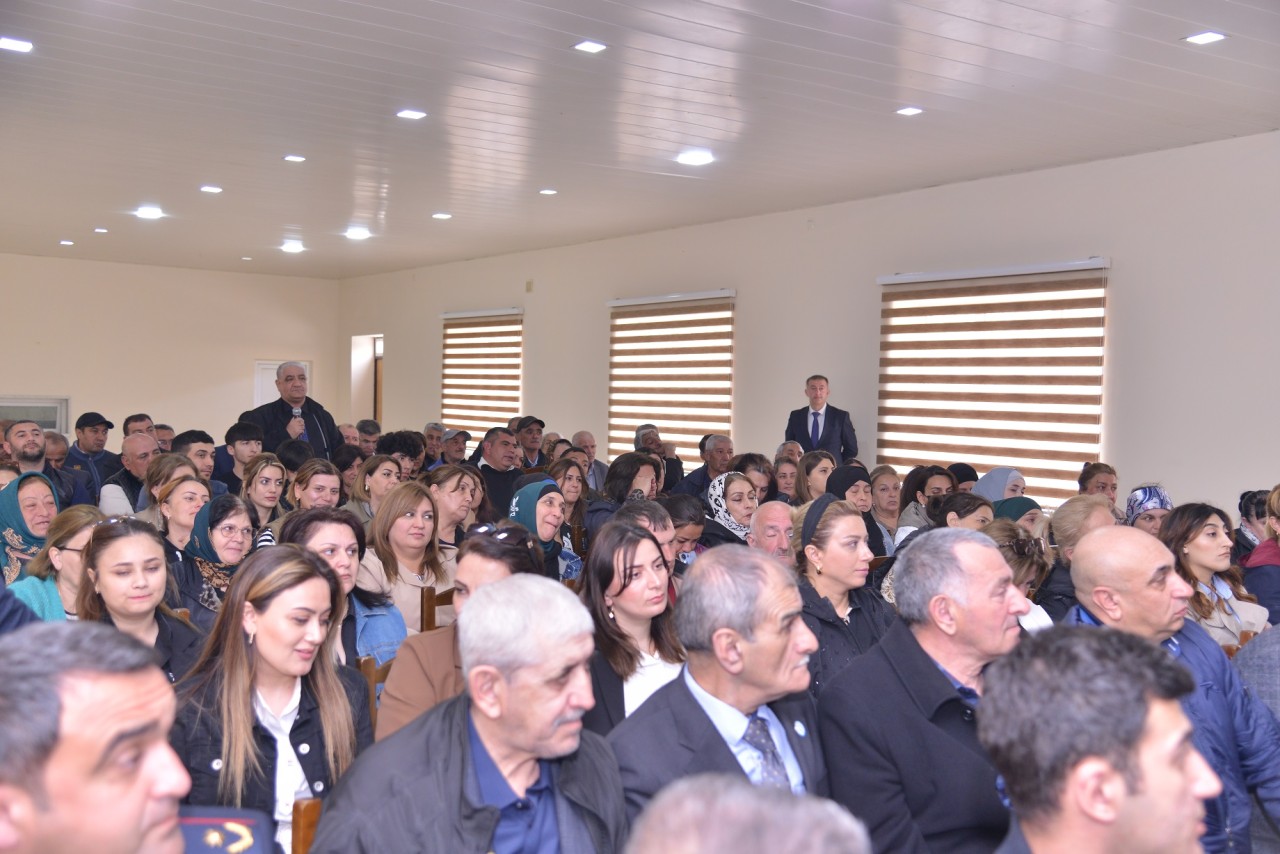 Süleyman Mikayılov vətəndaşların problemlərini dinlədi - FOTOLAR