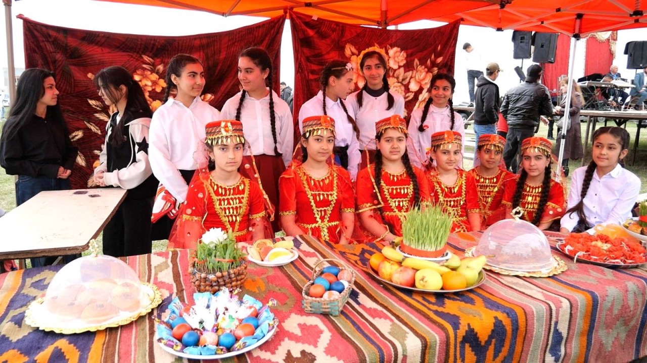 Gürcüstanın Prezidenti Novruz şənliyində iştirak edib - FOTOLAR