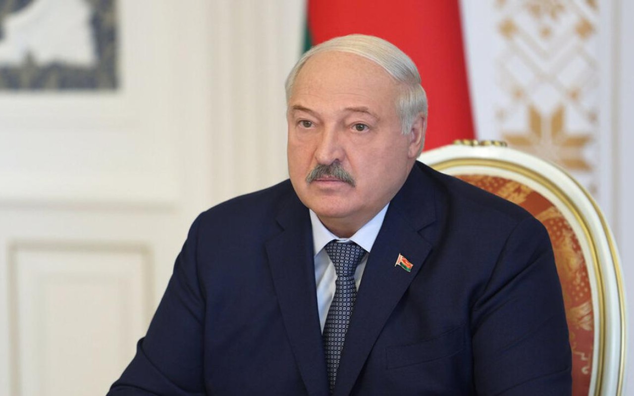 "Məşuqələrinizi dövlətin yox, öz pulunuzla dolandırın" - Lukaşenkodan məmurlara