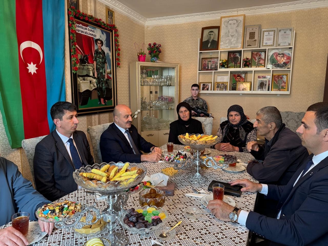 Deputat Asif Əsgərov şəhid ailəsini evində ziyarət edib, görüşlər keçirib - FOTOLAR