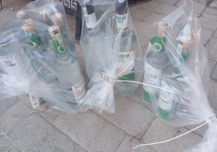 Bu marketdə saxta spirtli içkilər satılırmış - FOTOLAR