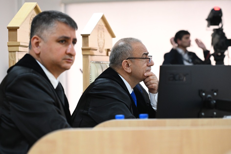 "Həkimlərimiz artilleriya zərbələrinə məruz qalmışdı" - Zərərçəkənlər ifadə verdi (FOTOLAR)