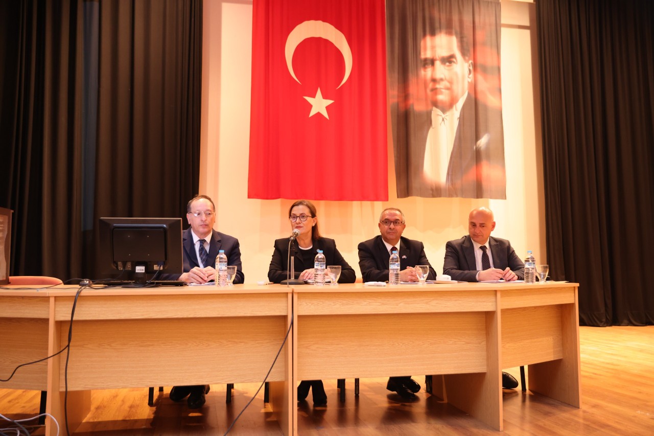 İzmirdə azərbaycanlılara qarşı törədilmiş soyqırımlara həsr olunmuş konfrans keçirilib - FOTOLAR