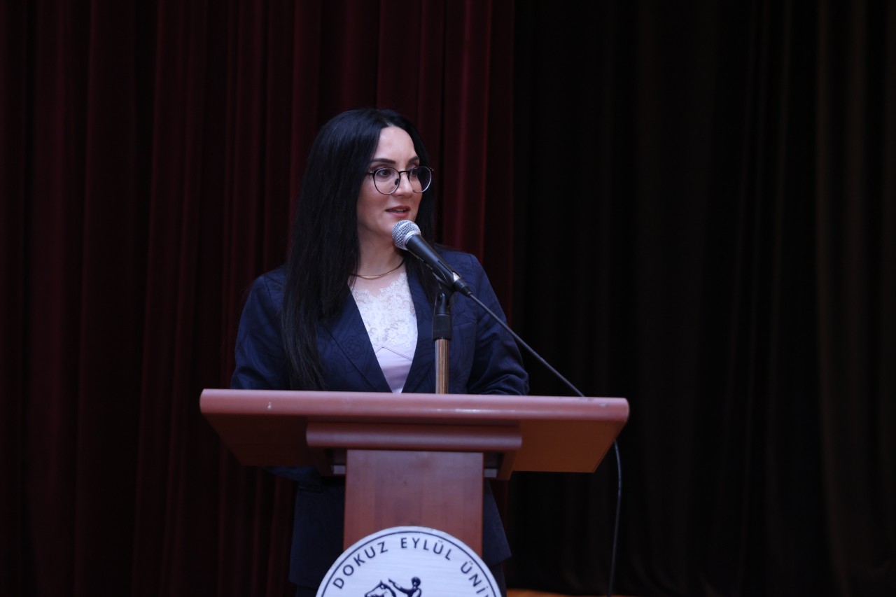 İzmirdə azərbaycanlılara qarşı törədilmiş soyqırımlara həsr olunmuş konfrans keçirilib - FOTOLAR