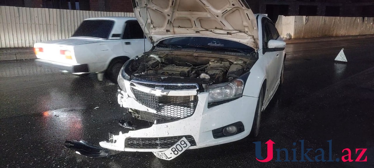 Gəncədə yağışlı hava qəzaya səbəb oldu - FOTO