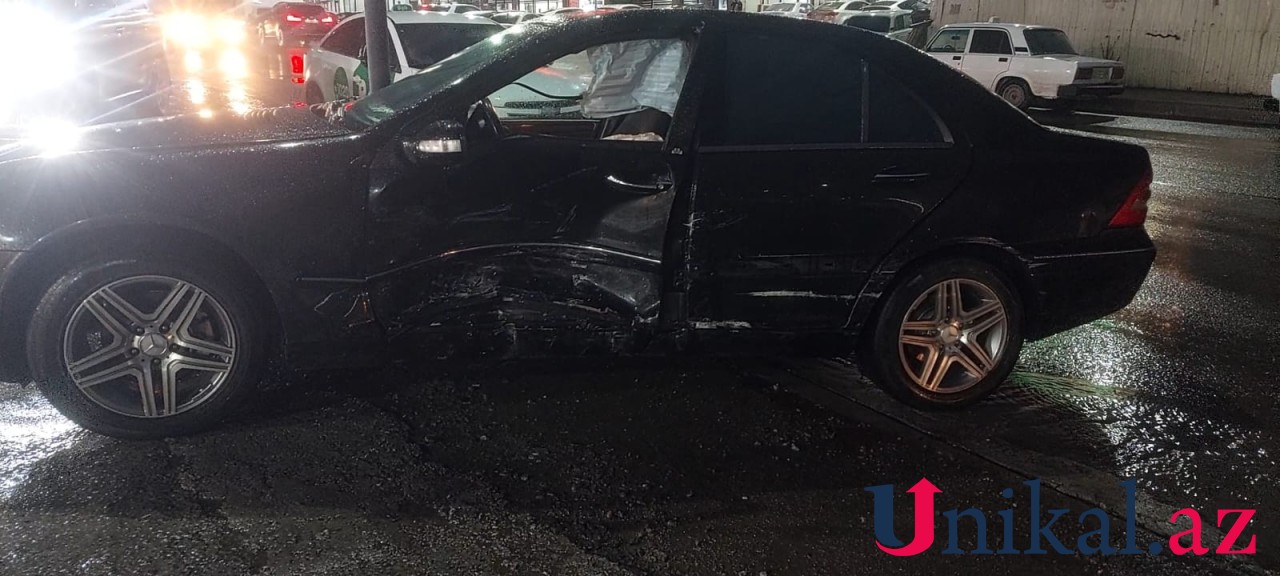 Gəncədə yağışlı hava qəzaya səbəb oldu - FOTO