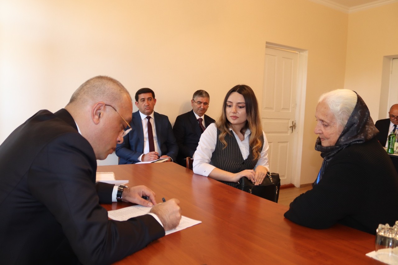 Agentlik sədri Şəmkirdə vətəndaşların müraciətlərini dinlədi - FOTOLAR