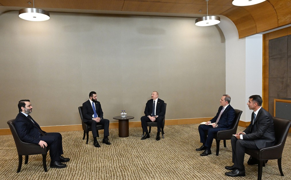 İlham Əliyev Suriyanın keçid dövrü Prezidentini Azərbaycana dəvət etdi - YENİLƏNİB