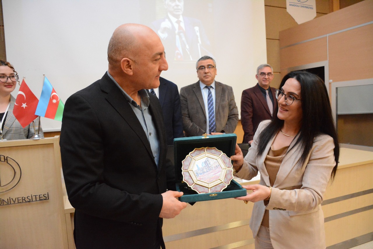 Eskişehirdə soyqırım mövzusunda konfrans keçirilib - FOTOLAR