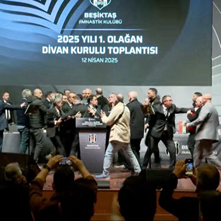 "Beşiktaş" FK-nın iclasında dava düşdü - FOTOLAR