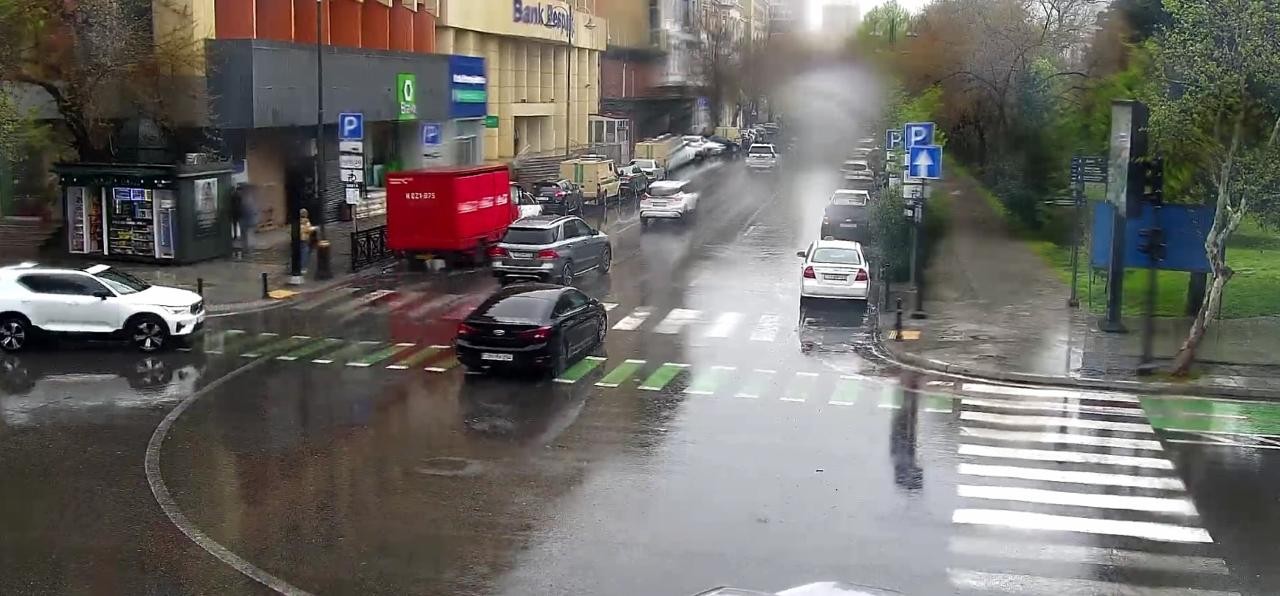 Hava ilə əlaqədar svetoforların işində problemlər yaranır - FOTOLAR