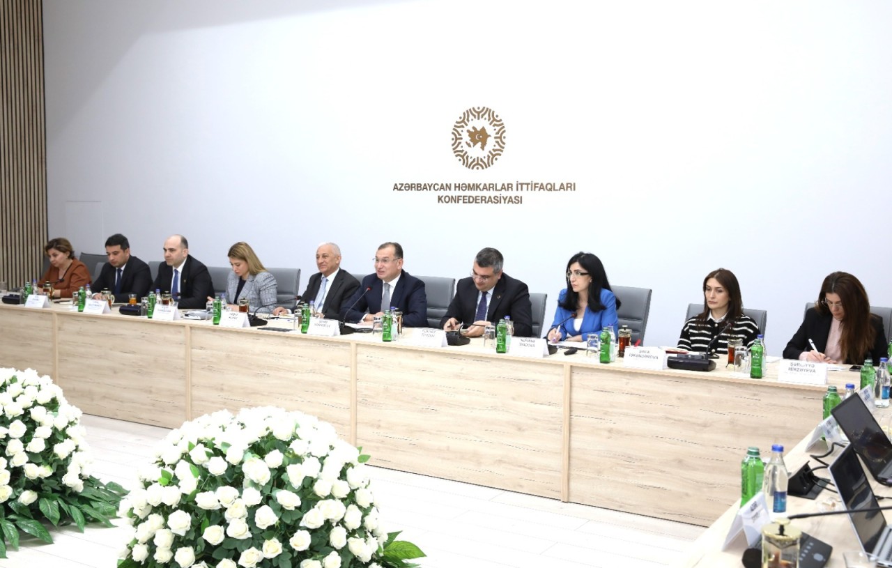 AHİK ilə Sosial Tədqiqatlar Mərkəzi arasında Memorandum imzalanıb - FOTOLAR