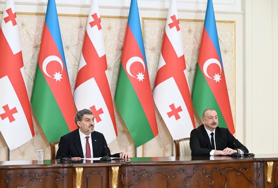 Prezidentlər mətbuata bəyanatlarla çıxış etdilər - FOTOLAR (YENİLƏNİB)