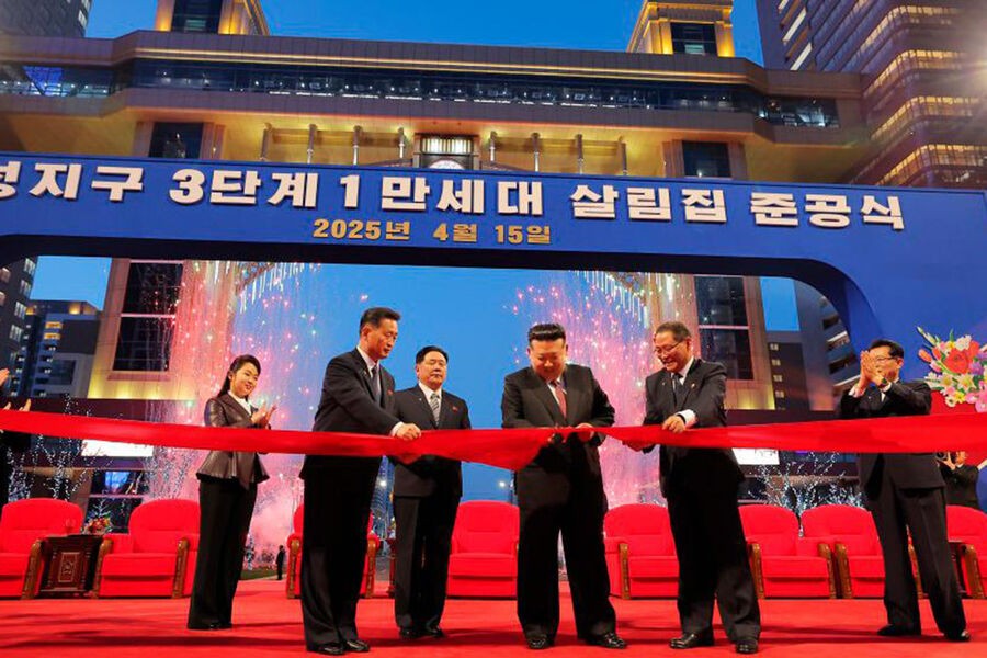 Kim Çen In koreyalılardan üzr istədi - FOTOLAR