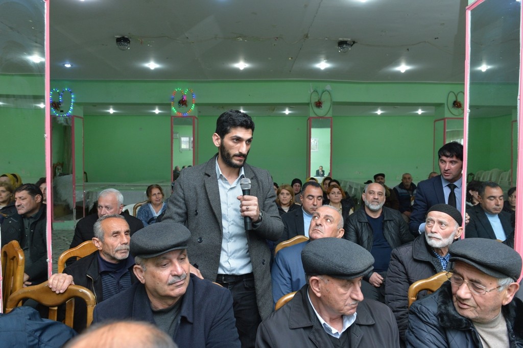 Taleh Qaraşov kənd sakinlərinin problemlərini dinlədi - FOTOLAR