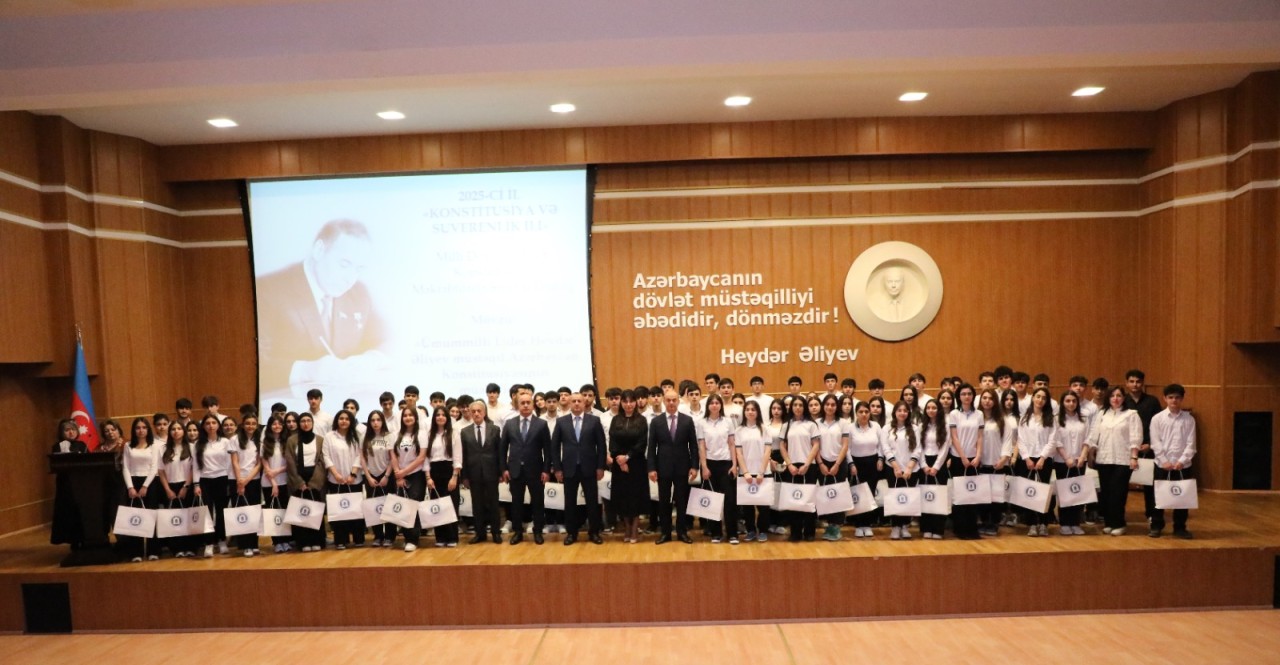 İcra başçısı Adil Əliyev növbəti dəfə gənclərlə görüşüb - FOTOLAR