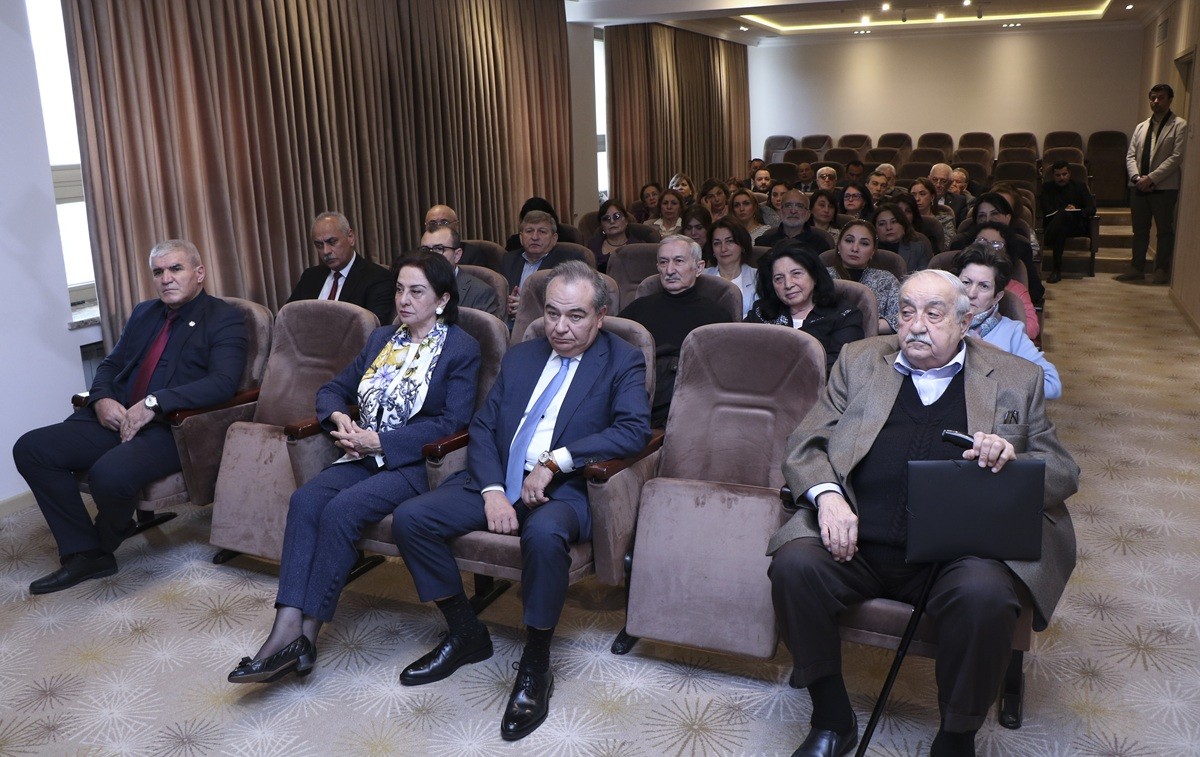 AzMİU-da elmi-praktiki konfrans keçirilib - FOTOLAR